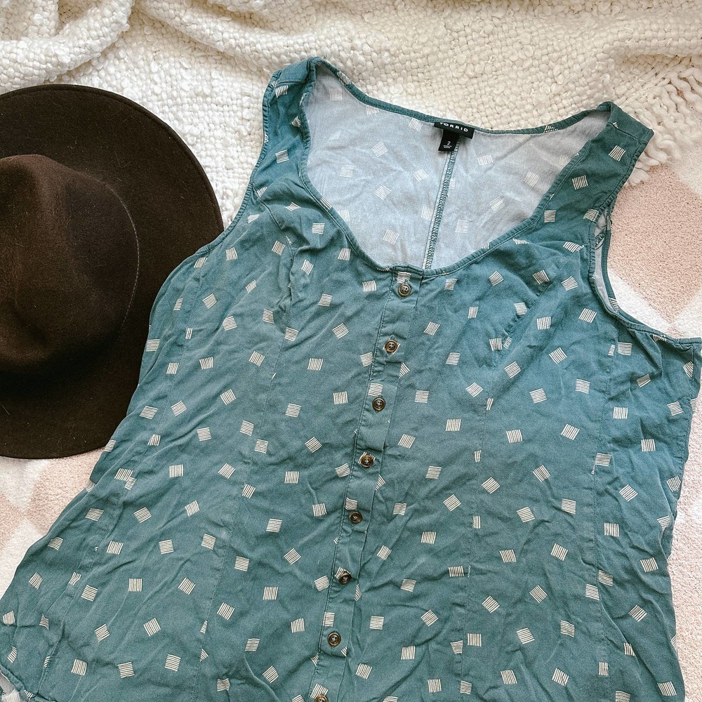 Torrid Teal Tank Top Hipster Vibes, Square pattern size 2/2x